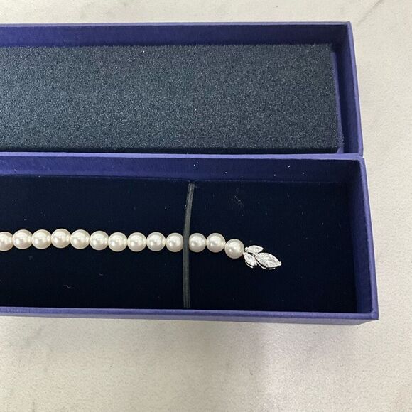 SWAROVSKI Louison Pearl Bracelet - Picture 3 of 4